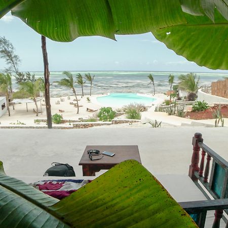 Zanbluu Beach Hotel Кивенга Екстериор снимка