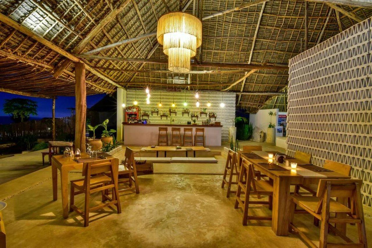Zanbluu Beach Hotel Кивенга Екстериор снимка