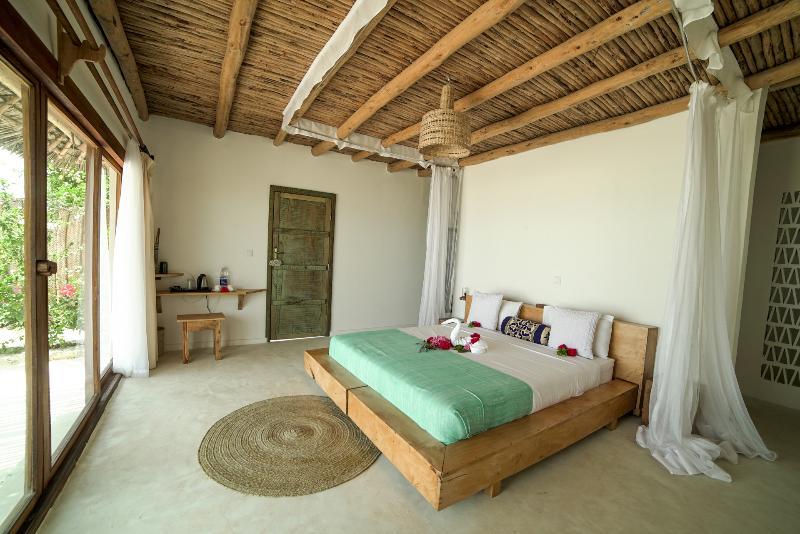 Zanbluu Beach Hotel Кивенга Екстериор снимка