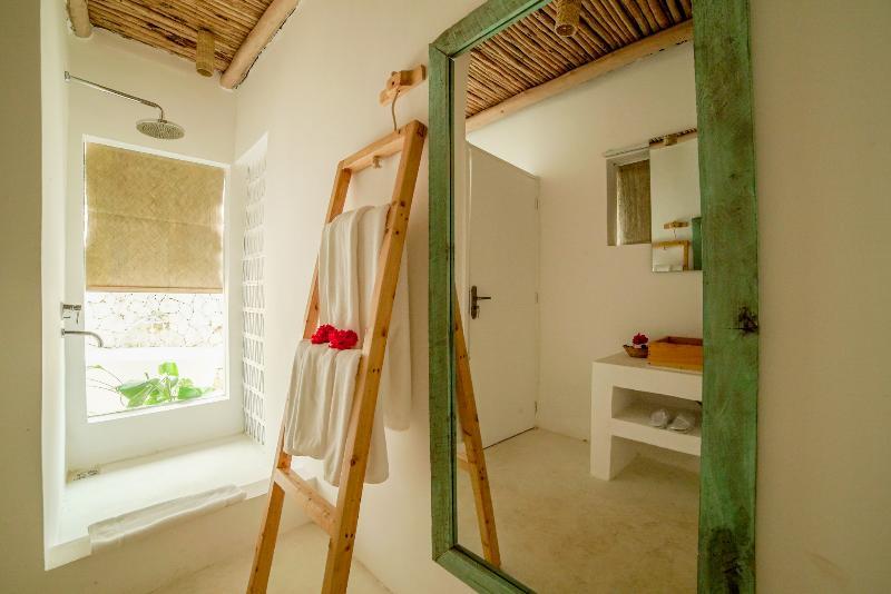 Zanbluu Beach Hotel Кивенга Екстериор снимка
