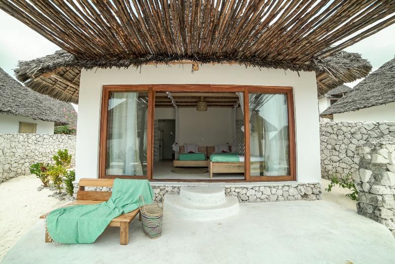 Zanbluu Beach Hotel Кивенга Екстериор снимка